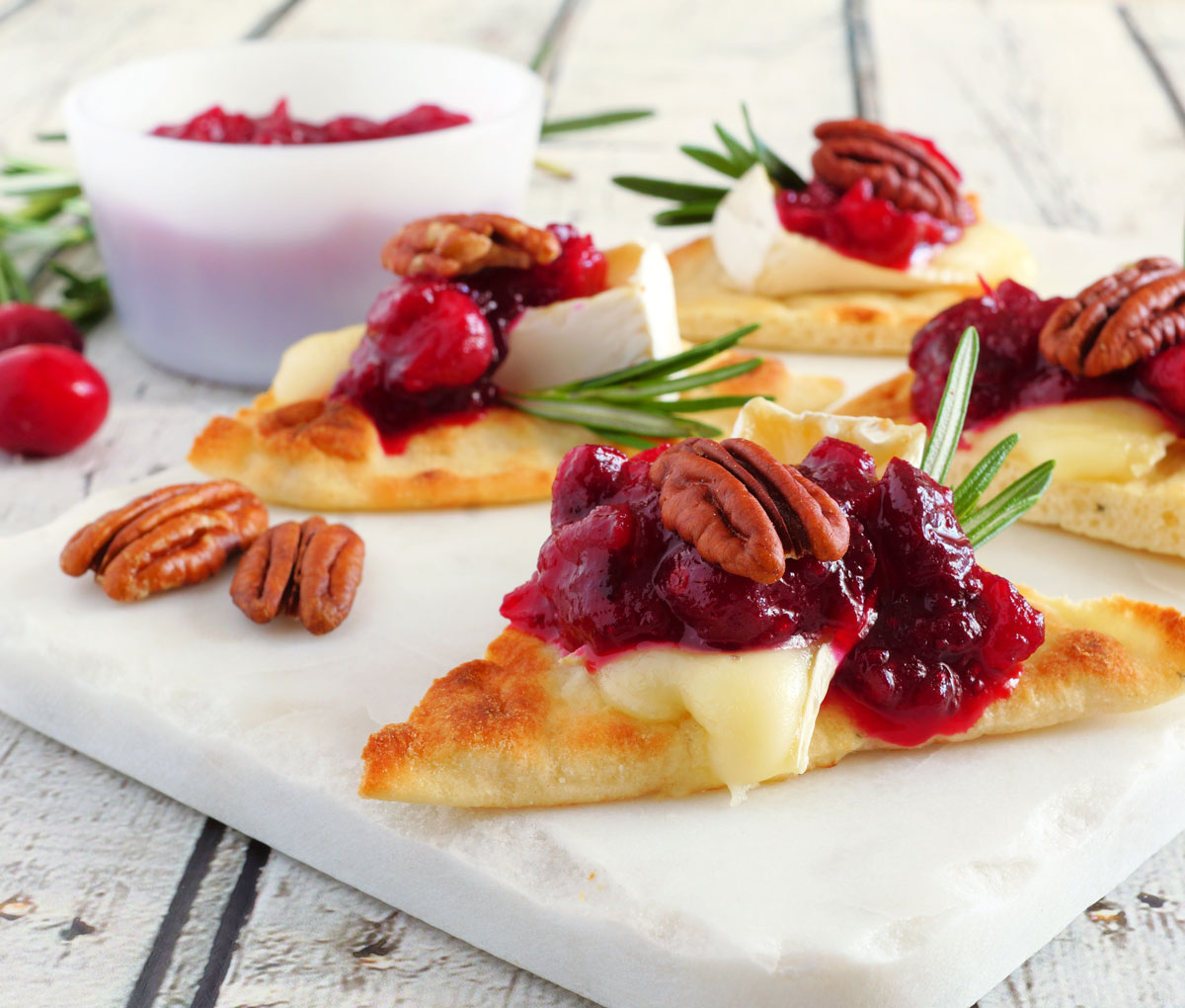 8 Tips for Seniors Hosting Holiday Gatherings After Downsizing to Senior Living